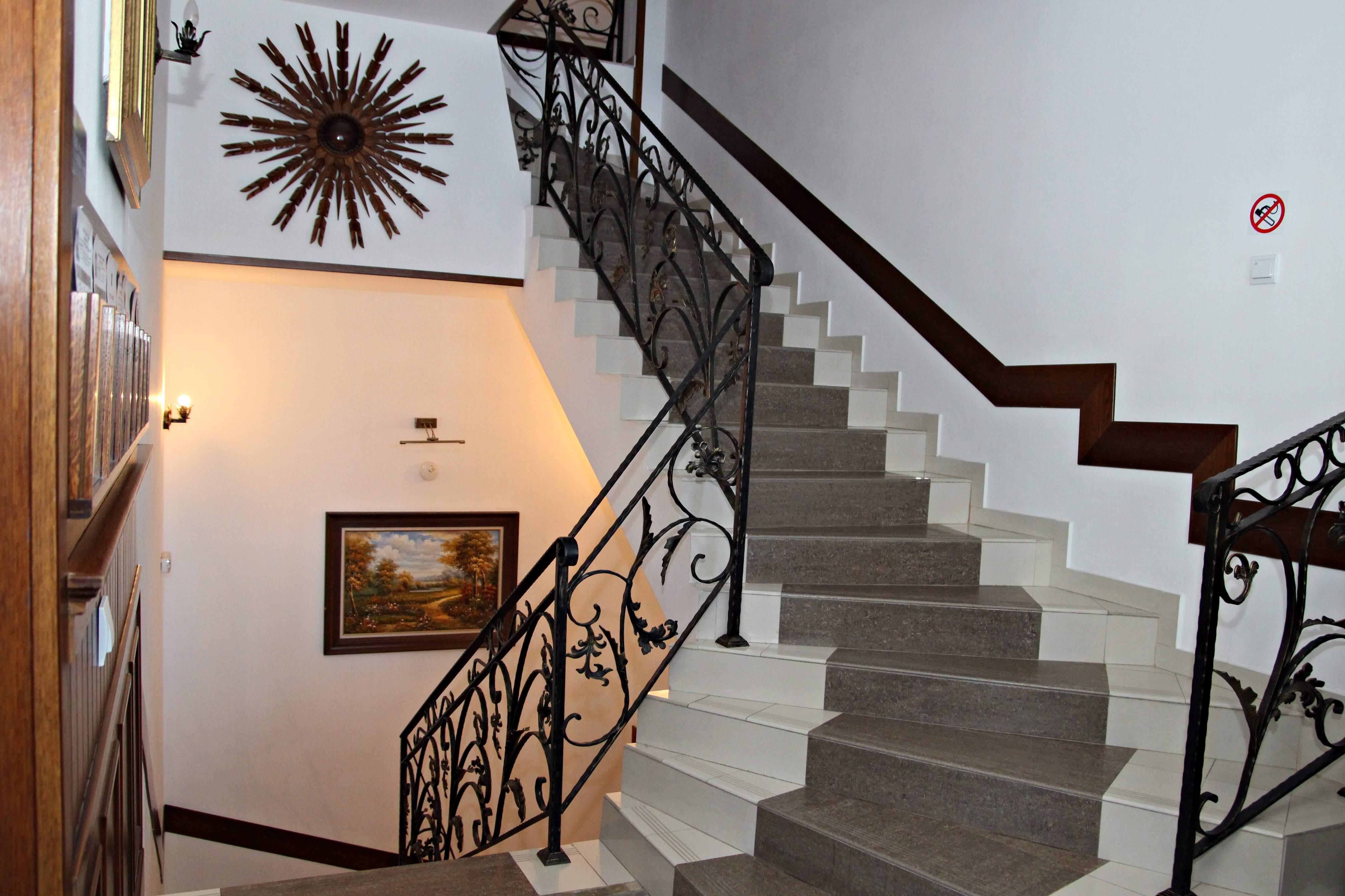 Mpm Family Hotel Merryan ปอมโปโรโว ภายนอก รูปภาพ